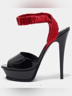 Yves Saint Laurent sandals